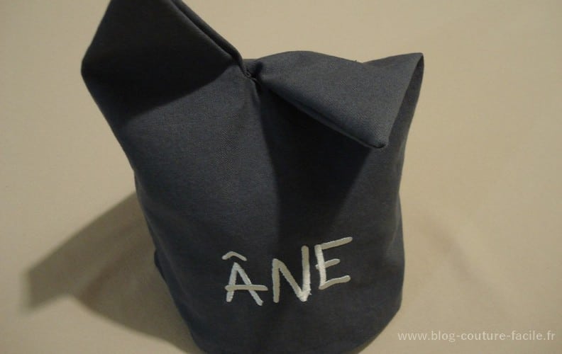 Comment fabriquer un bonnet d&#39;âne ?