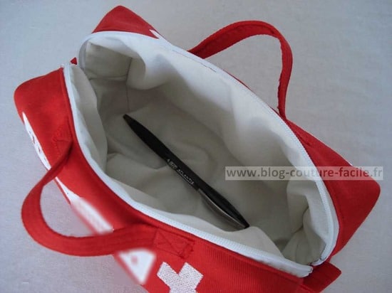 interieur trousse de secours