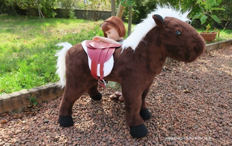 peluche selle cheval de poupee