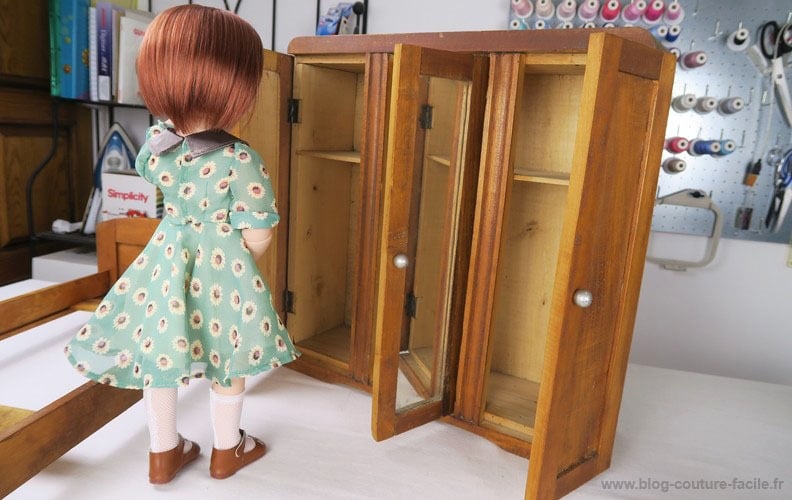 armoire-ouverte-poupee-1940