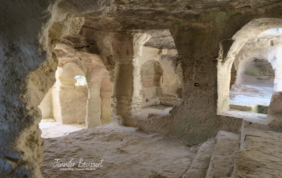 abbaye troglodyte saint roman