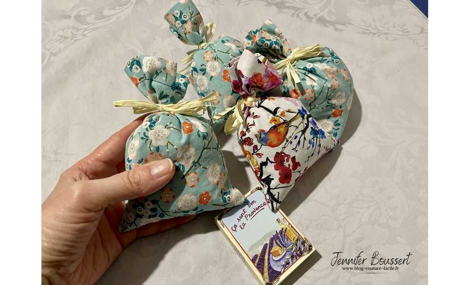 Kit Point De Croix Style Victorien - Sachet Lavande à Broder Soi-Même (9x5 Cm)