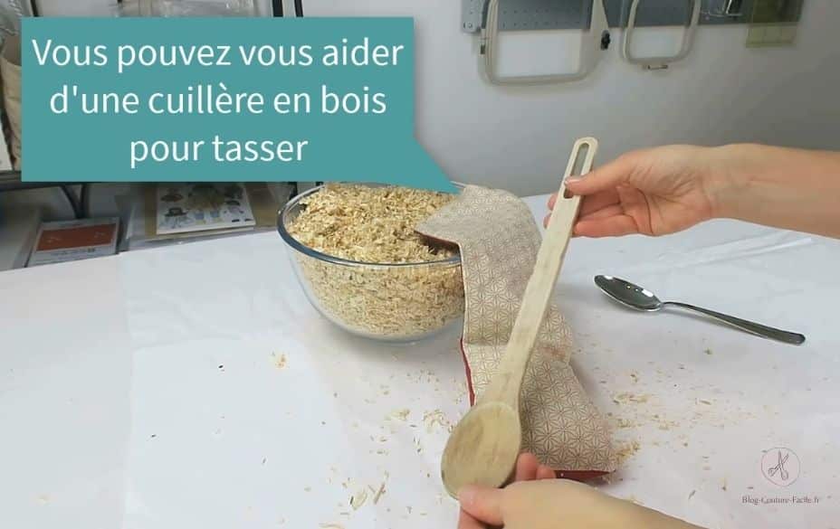 Cuillère en bois pour tasser coussin